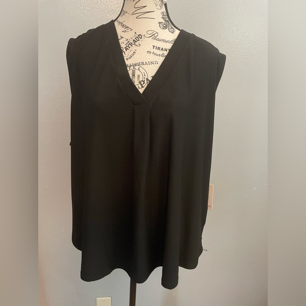 89th & Madison Black Sleeveless Blouse